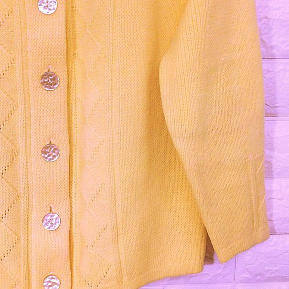 Vintage 50s-60s Cardigan Yellow Diamond Knit - Picture 6 of 13